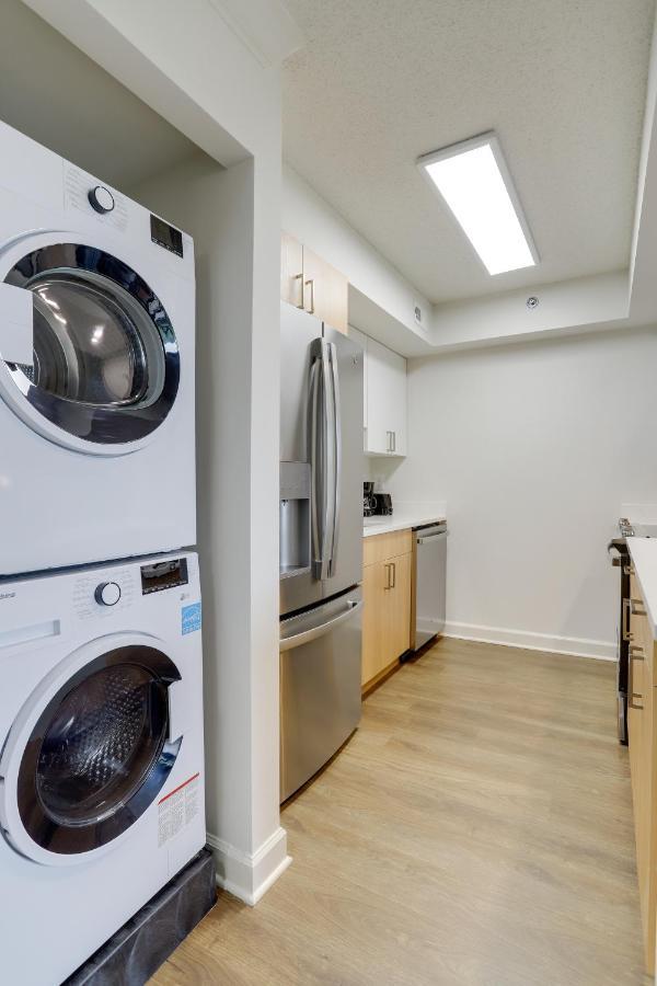 Modern & Charming Apt With Rooftop @Pentagon City 알링턴 외부 사진